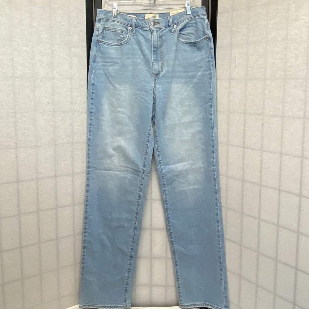 Universal Thread High Rise 90's Distressed Straight Denim Jeans Light Wash NWT